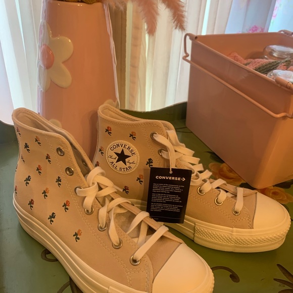 Converse All-Star floral high tops - Picture 2 of 6